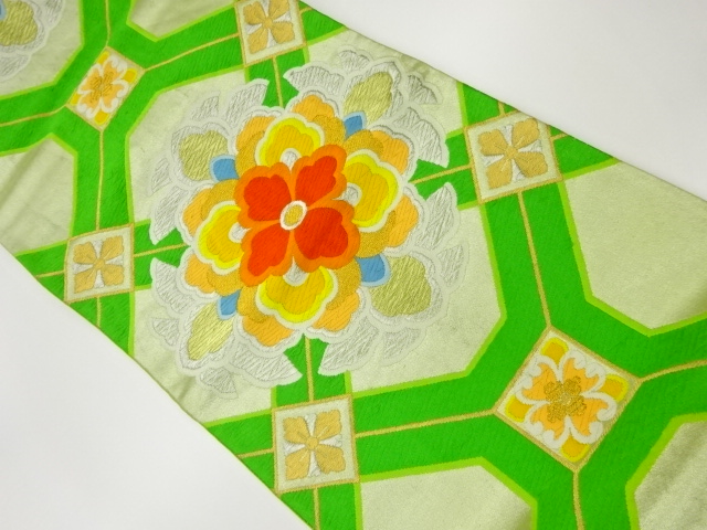 変わり蜀江に華紋模様織出し袋帯